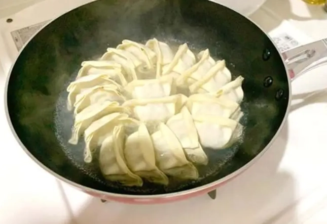 冷凍水餃煎法 冷凍水餃煎法