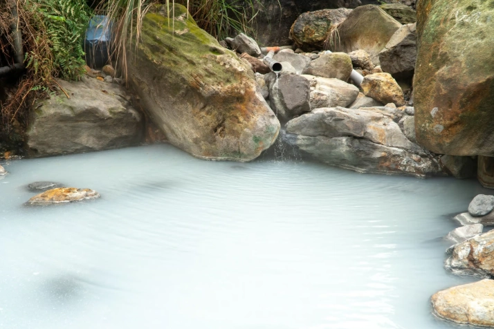 硫磺溫泉推薦：台灣頂級泡湯地點與健康益處全攻略