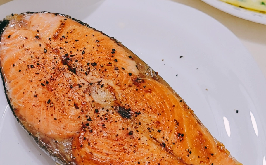 蕁麻疹可以吃鮭魚