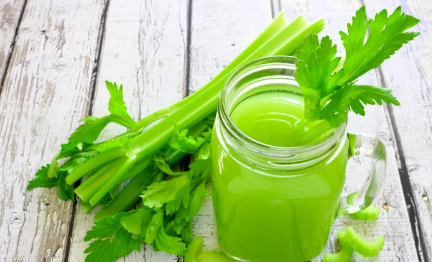 西芹香蕉汁做法