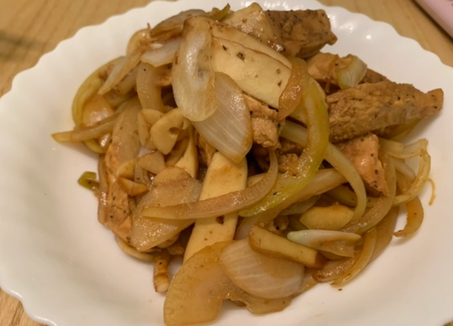 洋蔥炒雞心做法