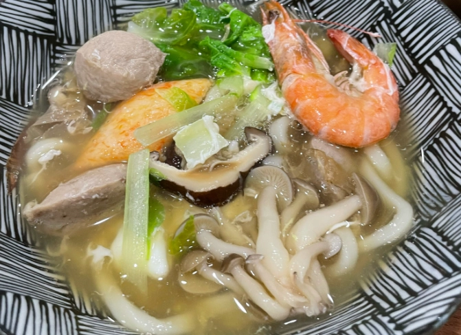 一碗鍋燒烏龍麵熱量有多少？外食族必看的完整解析與減卡技巧