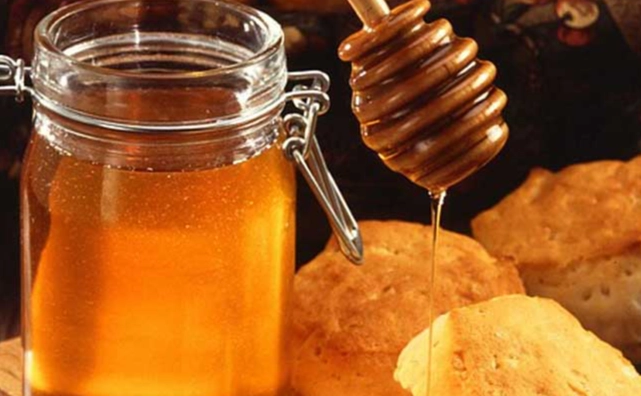 胃脹氣喝蜂蜜水