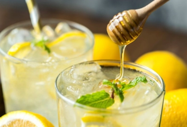 胃痛 蜂蜜檸檬水