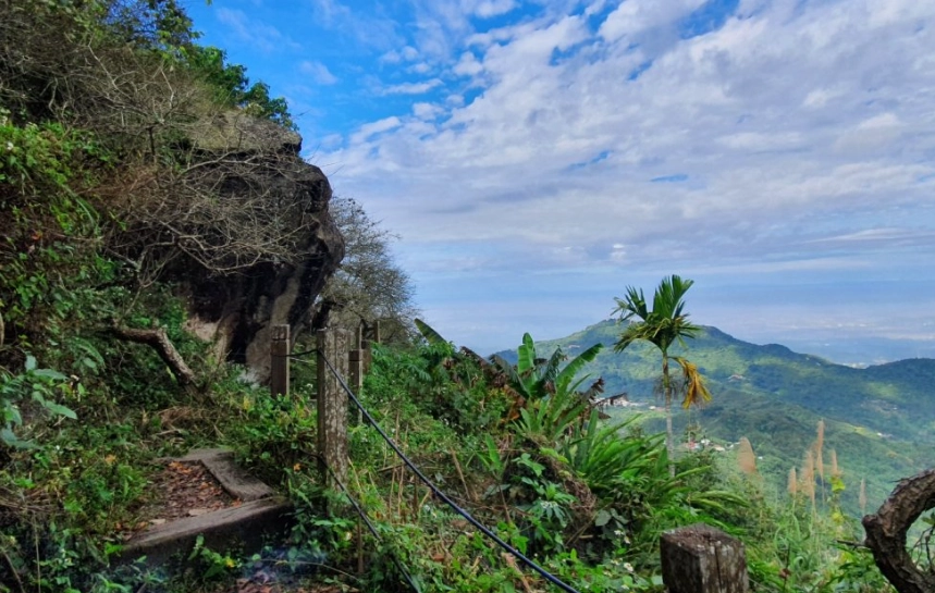 雞籠山登頂全攻略：路線、裝備、安全提示一次搞定