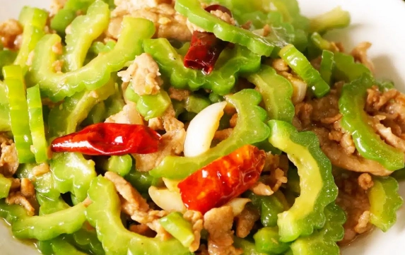 苦瓜炒肉片 苦瓜炒肉片