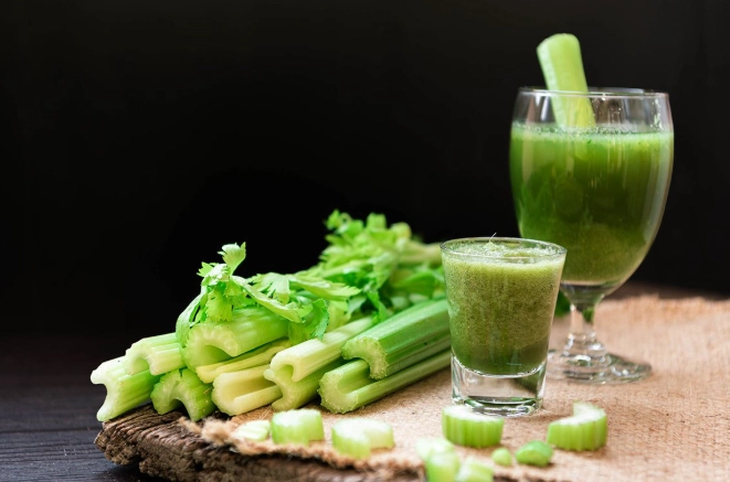 兒童喝西芹汁 兒童喝西芹汁