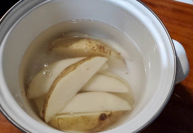 馬鈴薯泡水隔夜原理