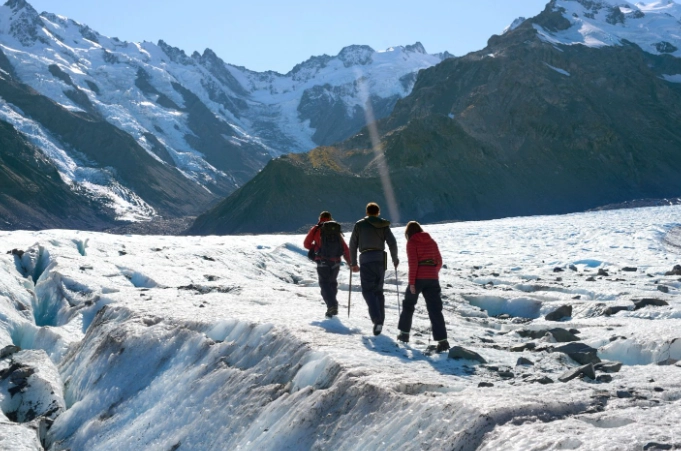 冰川健行最佳時間