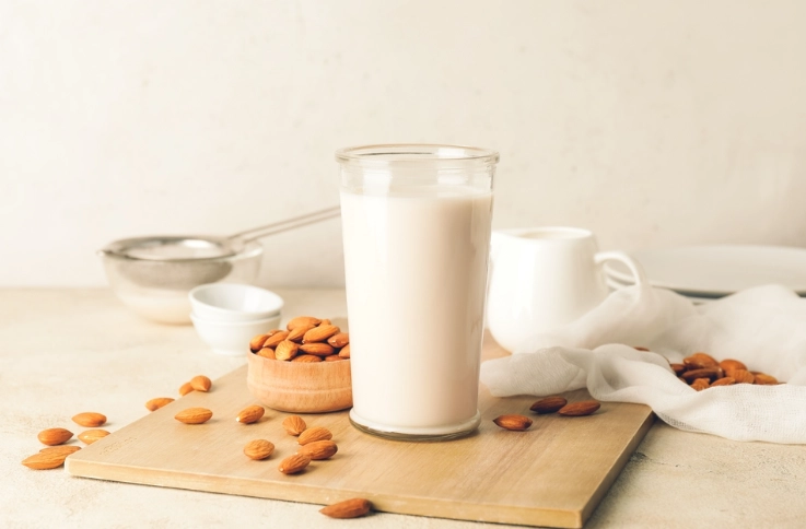 杏仁奶 燕麥奶 比較 杏仁奶 燕麥奶 比較