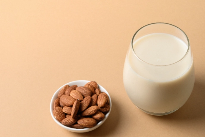 杏仁奶 燕麥奶 杏仁奶 燕麥奶