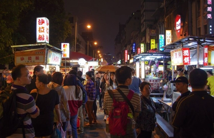 遼寧夜市寧夏夜市終極指南：美食、交通、特色全解析