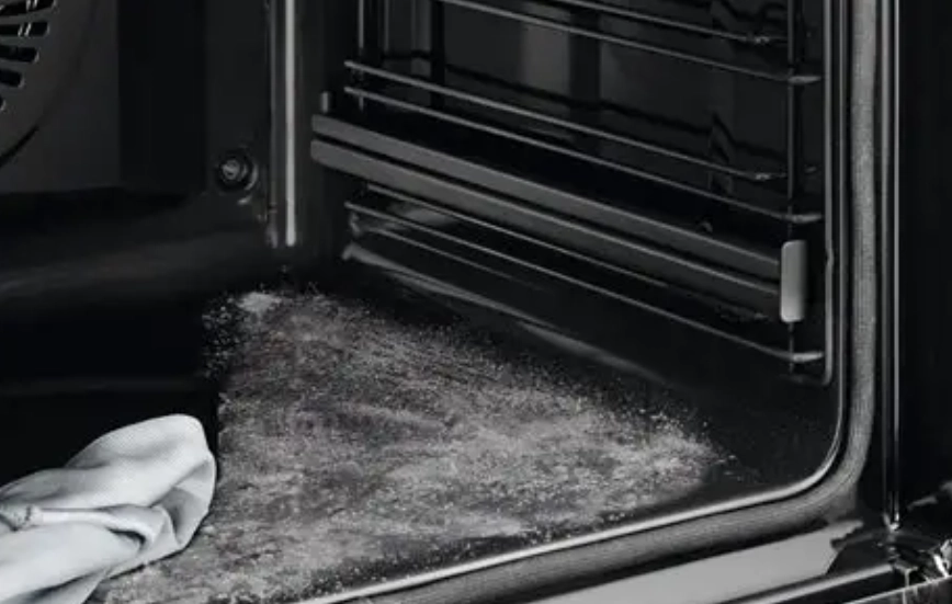烤箱清潔小蘇打全攻略：天然去污技巧與常見問題解答
