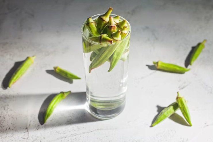 燙秋葵的水可以喝嗎？營養師揭密：別浪費！正確喝法與禁忌一次看