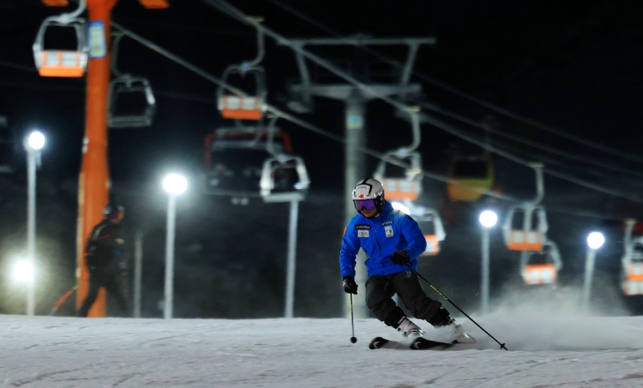 白马滑雪场夜滑全攻略：安全注意事项、费用与独特体验