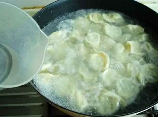 新鮮餃子煮幾耐？完整時間指南與不破皮秘訣大公開