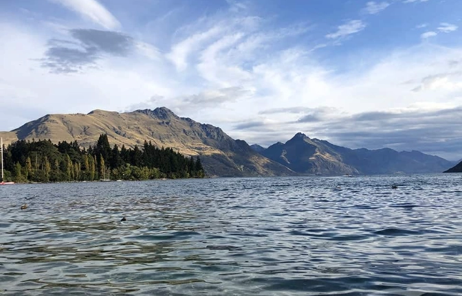 皇后鎮去瓦納卡