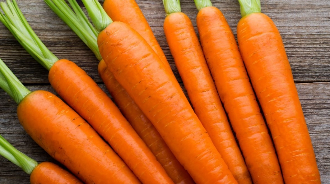 吃紅蘿蔔大便顏色變化正常嗎？完整解答與健康指南