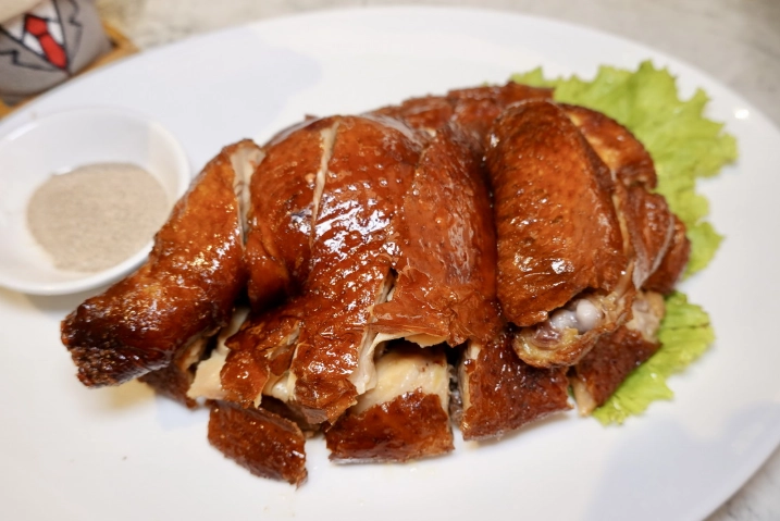 忠孝街美食全攻略：在地人私藏老店與必吃小吃推薦