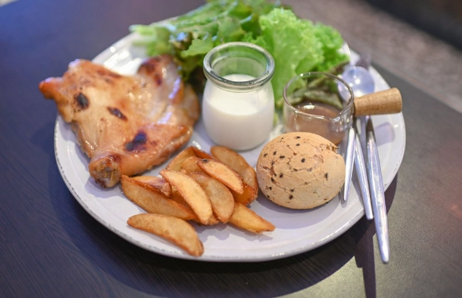 民雄火車站附近美食