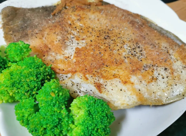 煎鱈魚時間終極指南：從解凍到上桌的黃金法則