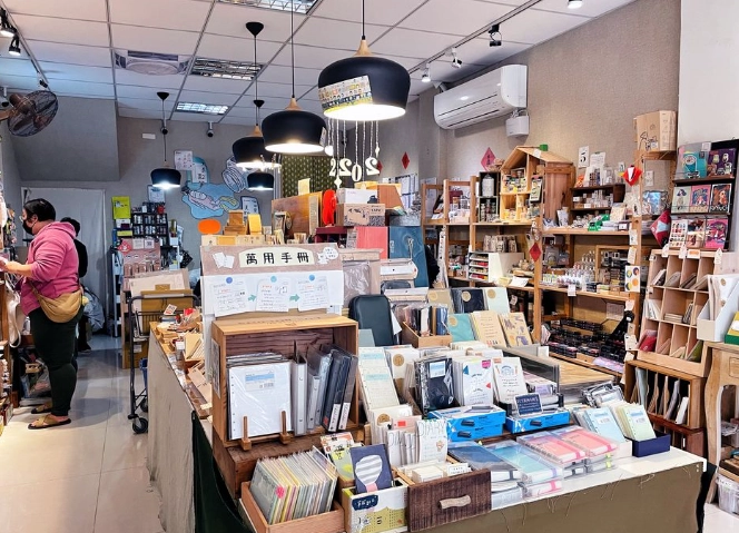 台中24小時文具店全攻略：地址、營業時間與深夜採買指南